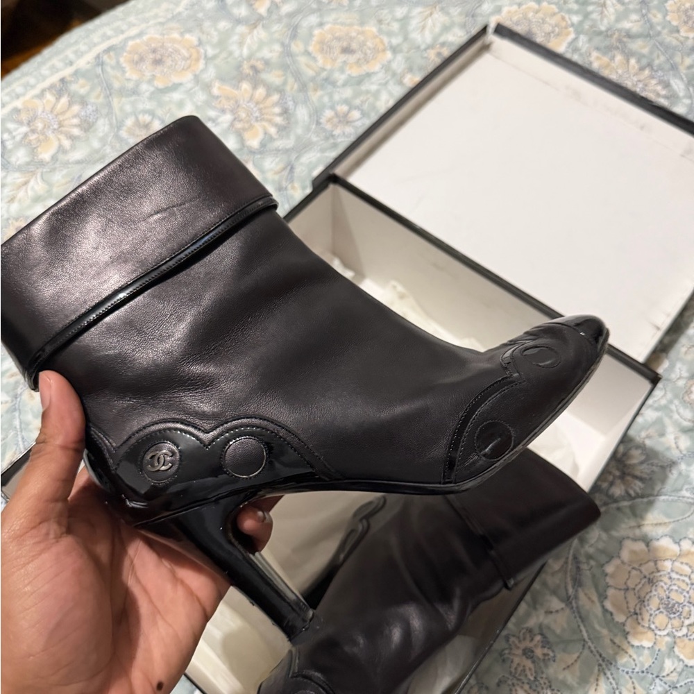 Vintage CHANEL Black Leather Booties - Picture 4 of 8